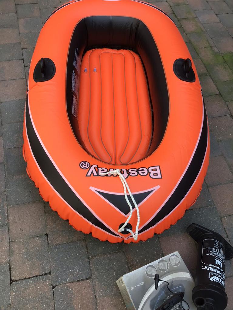 Zwembadbootje bestway en gratis bestway pomp, Ophalen of Verzenden, Zo goed als nieuw