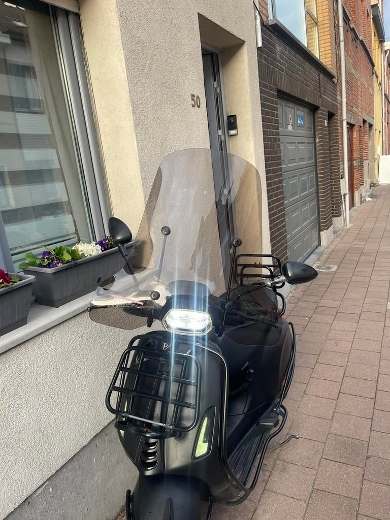Vespa sprint windscherm hoog, Fietsen en Brommers, Ophalen, Nieuw, Benzine, 500 cc