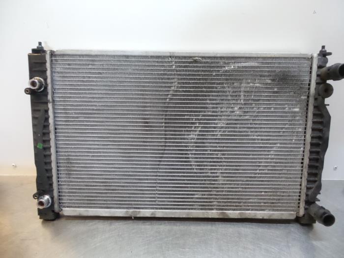 Radiateur d'un Volkswagen Passat (Passat 01-), Volkswagen, -, 3 mois de garantie, Utilisé