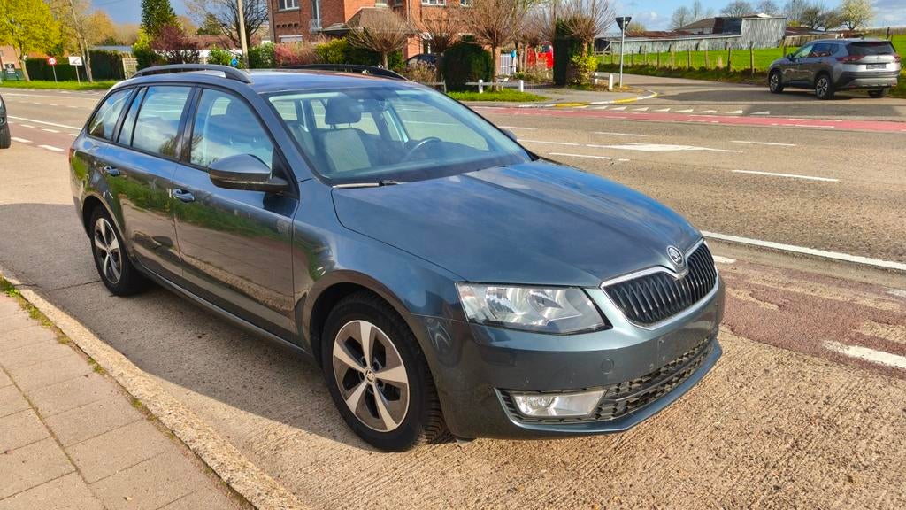 Frein Skoda Octavia 1.6 TDI Trendline
BJ. 2017
(EXPORTATION), Autos, Skoda, Argent ou Gris, Achat, Electronic Stability Program (ESP)