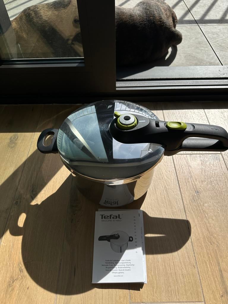 Tefal Secure 5 Neo - 6L - Parfait, Enlèvement, Comme neuf, Casserole ou Cocotte-minute