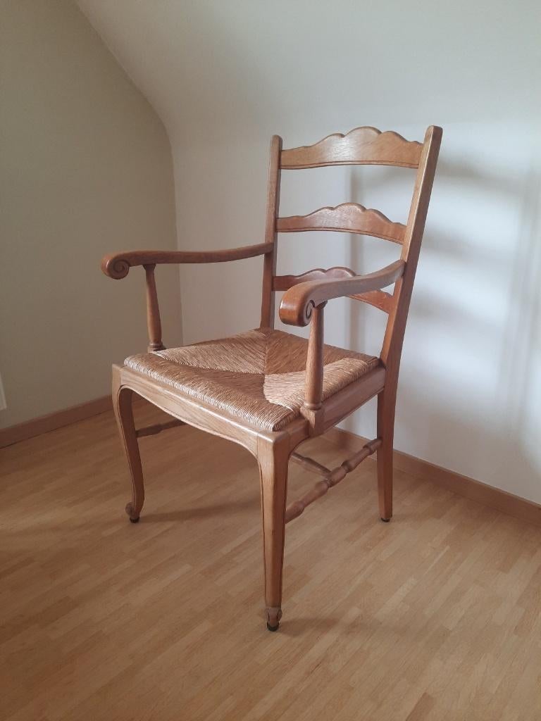 Klassieke eiken stoel met rieten zitting en armleuningen, Enlèvement