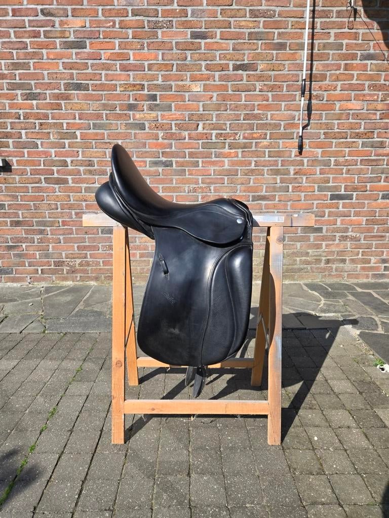 Dressuurzadel Zaldi New Kent 18 inch, Dieren en Toebehoren, Ophalen