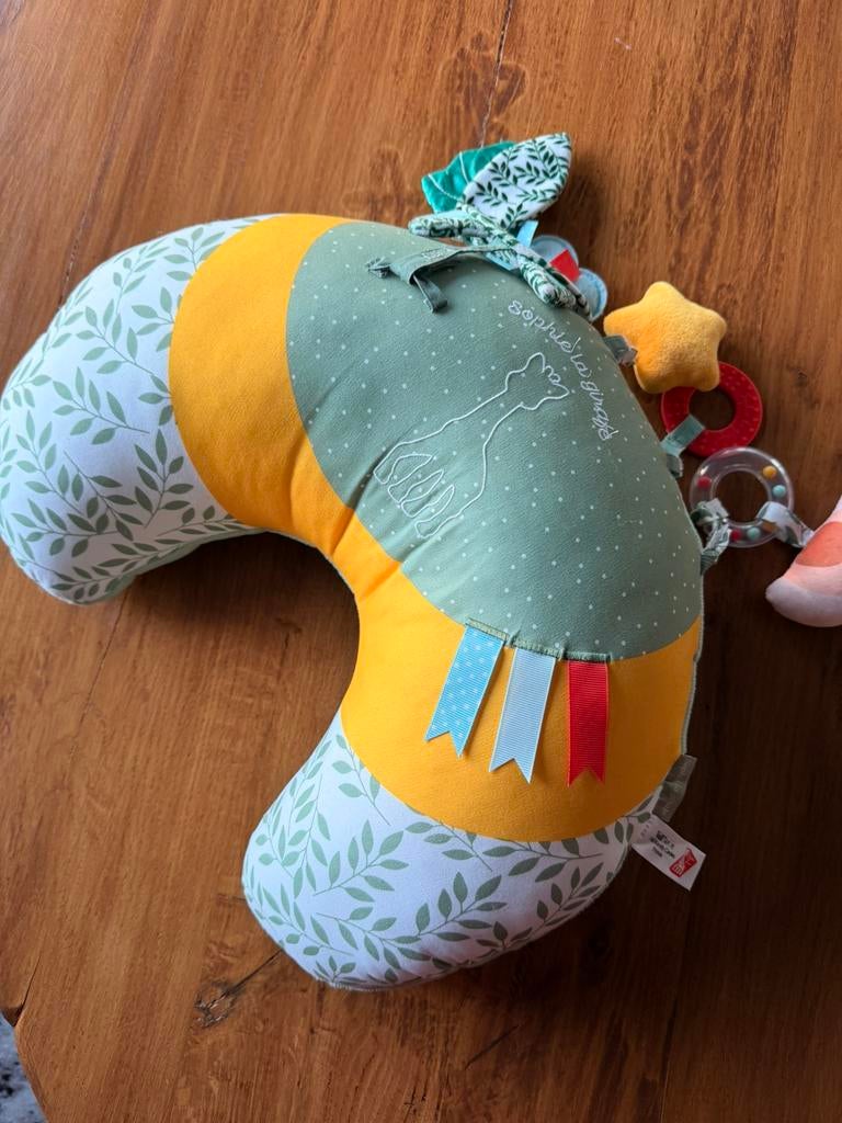 Sophie la Girafe tummytime kussen, Enfants & Bébés, Enlèvement, Comme neuf