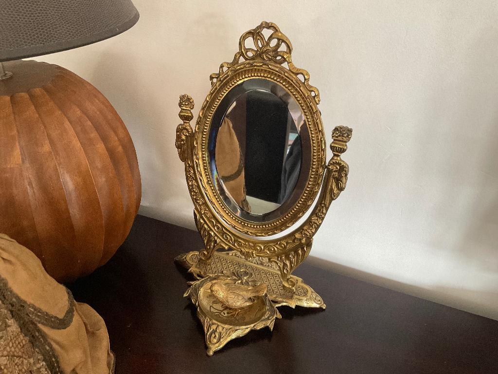 Oude kantelbare messing spiegel op voet / Tafelspiegel, Ophalen of Verzenden