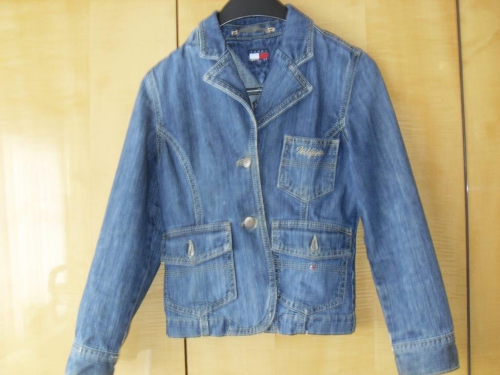 jeansjasje tommy hilfiger maat 128, Gebruikt, Meisje, Trui of Vest, Ophalen of Verzenden