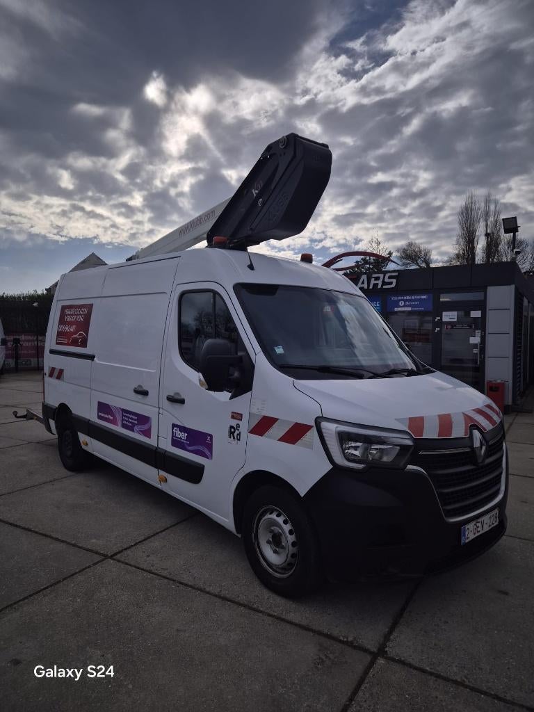 Renault Master 2.3dci L2 H2 Hoogwerker k32 Nacelle 09/2020-, Auto's, Bestelwagens en Lichte vracht, Bluetooth, Euro 6, Renault