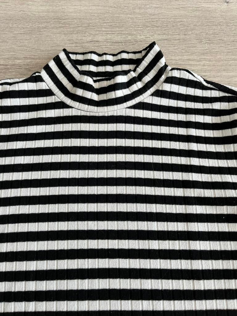 Shirt  (YEZZ) maat smal 2,00€ zo goed als nieuw, Kleding | Dames, Ophalen, Zo goed als nieuw