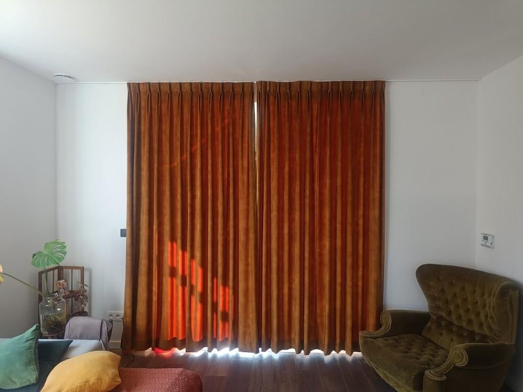 Velours gordijnen oker, Huis en Inrichting, Stoffering | Gordijnen en Lamellen, Ophalen, Overige kleuren, 200 cm of meer, Zo goed als nieuw