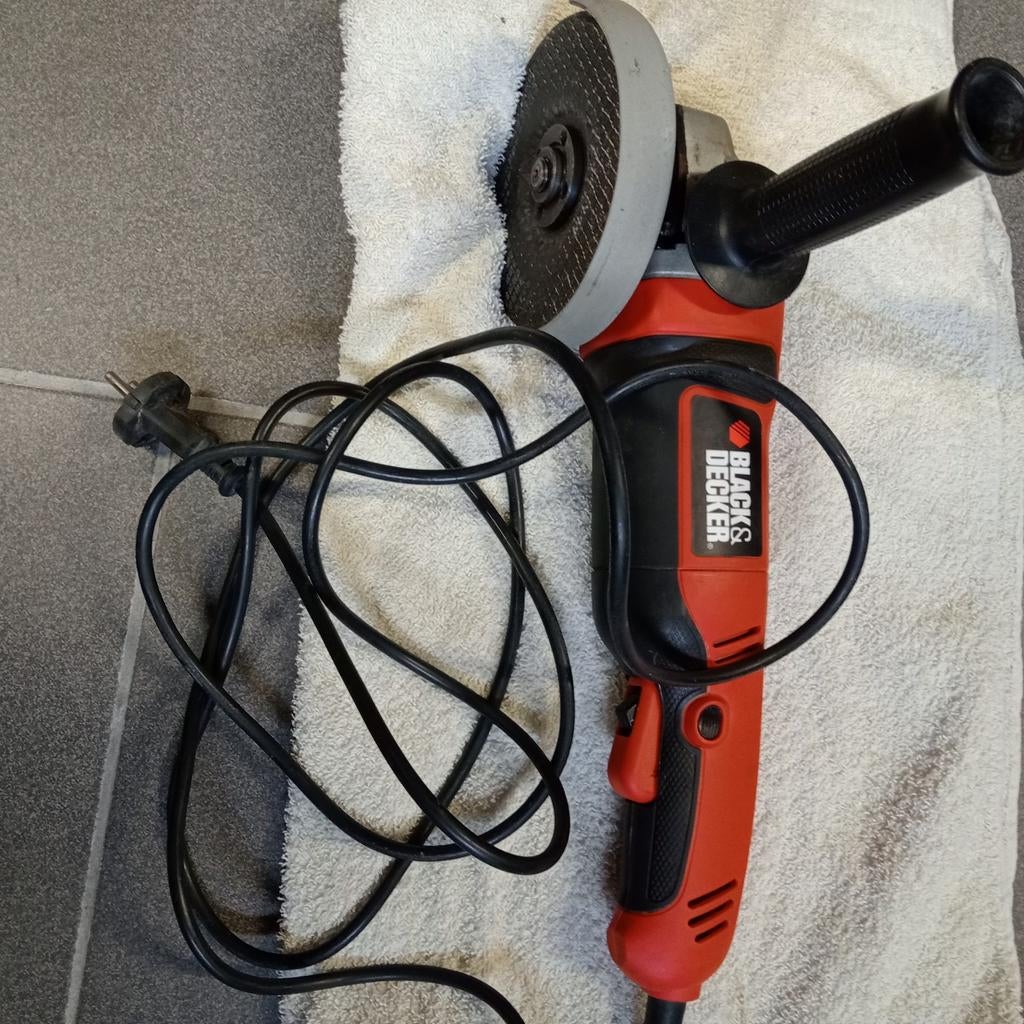 Te koop: haakse slijper black& decker met koffer, Ophalen, Gebruikt, 1000 watt of meer, Haakse handslijpmachine