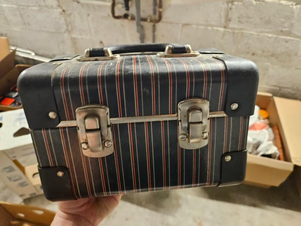 Valisette, Enlèvement