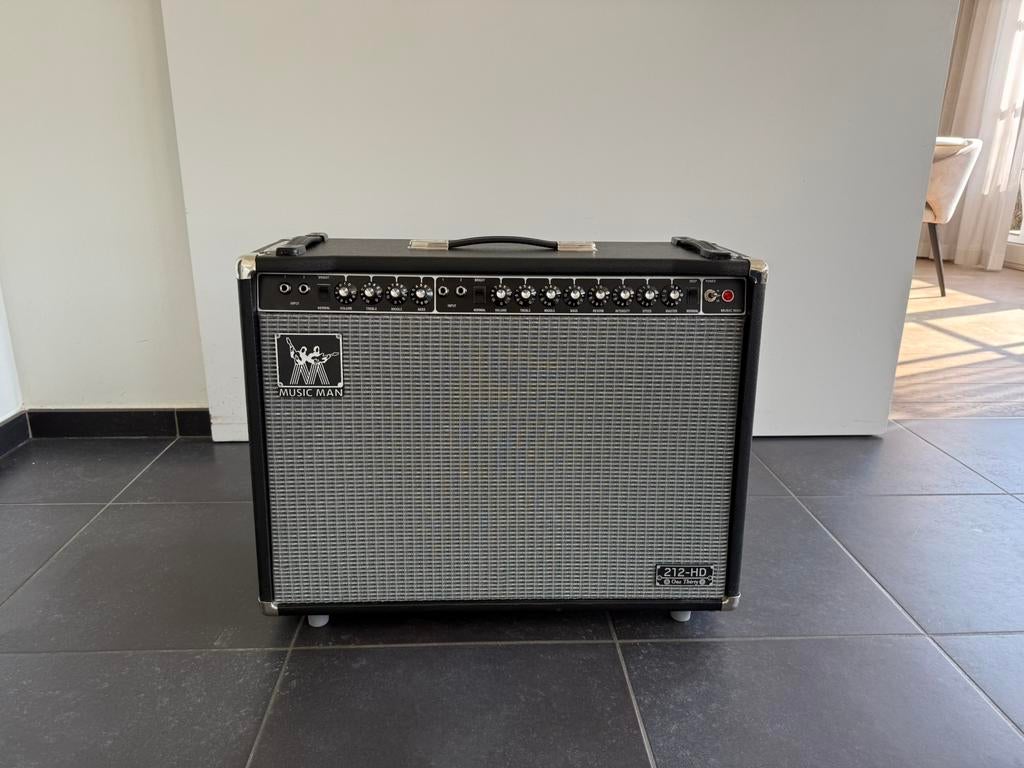 Music Man 212 HD 130 – 130W buizen combo, Ophalen, Zo goed als nieuw, Gitaar