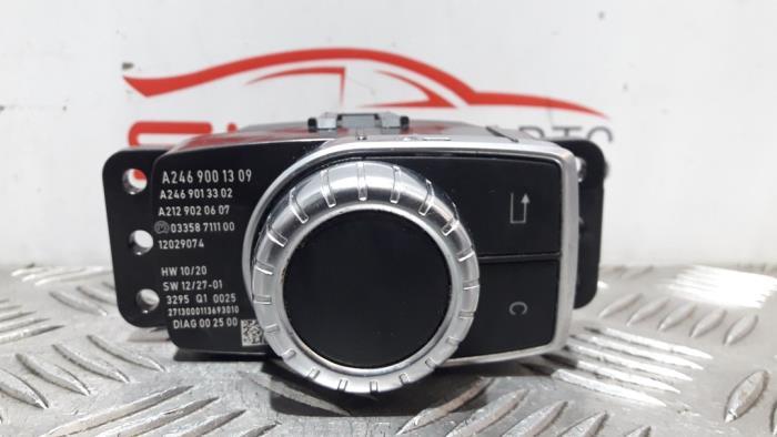 Bouton I-drive d'un Mercedes CLA, 3 mois de garantie, Utilisé, -, -