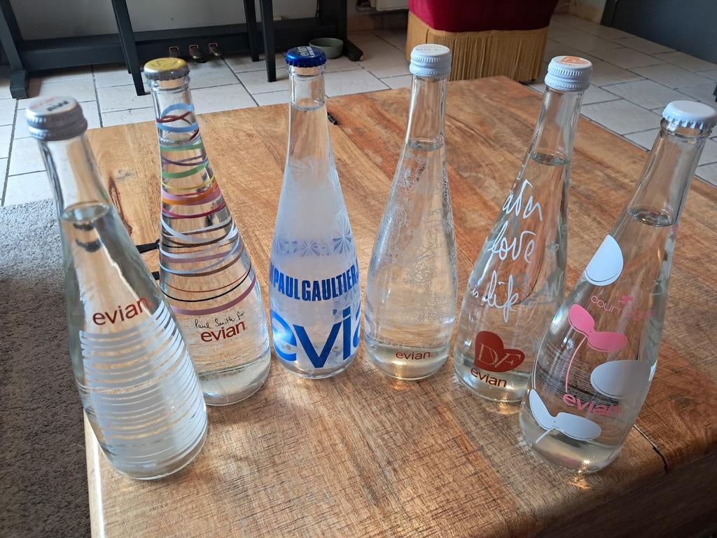 Bouteille Evian collector, Collections