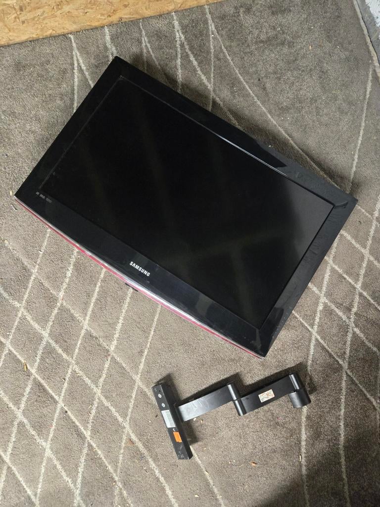 Samsung 32 inch tv (81 cm) + muurbeugel, Audio, Tv en Foto, Televisies, Gebruikt, 80 tot 100 cm, Full HD (1080p), Samsung, 50 Hz