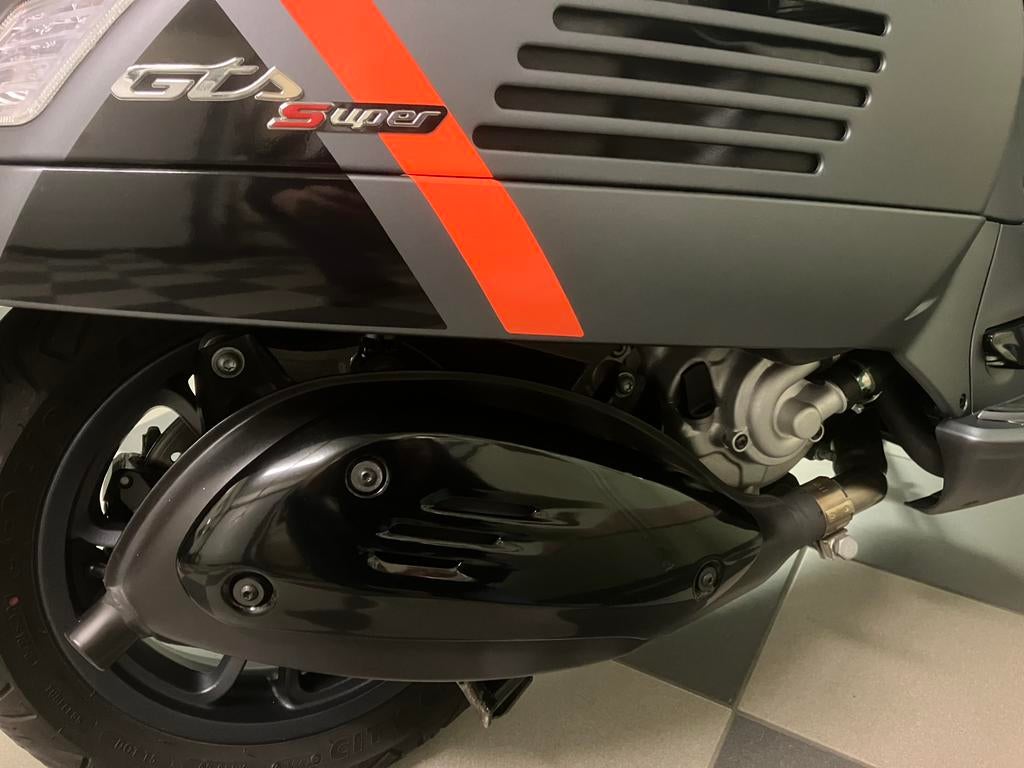 NIEUWSTAAT Vespa 300 Gts SuperSport Hpe… Lees Info