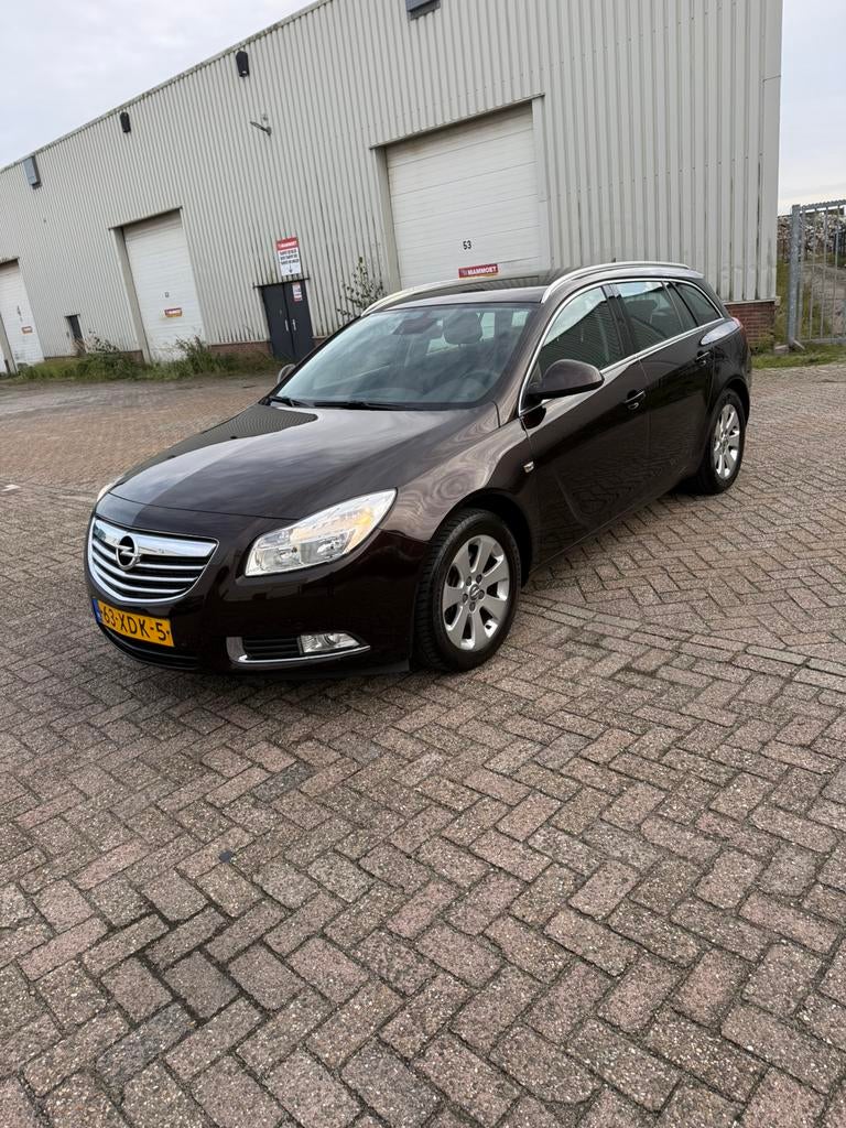 Opel insignia 1.6 turbo sport tourer uit 2012, Auto's, Opel, Voorwielaandrijving, Euro 5, Stof, Bruin