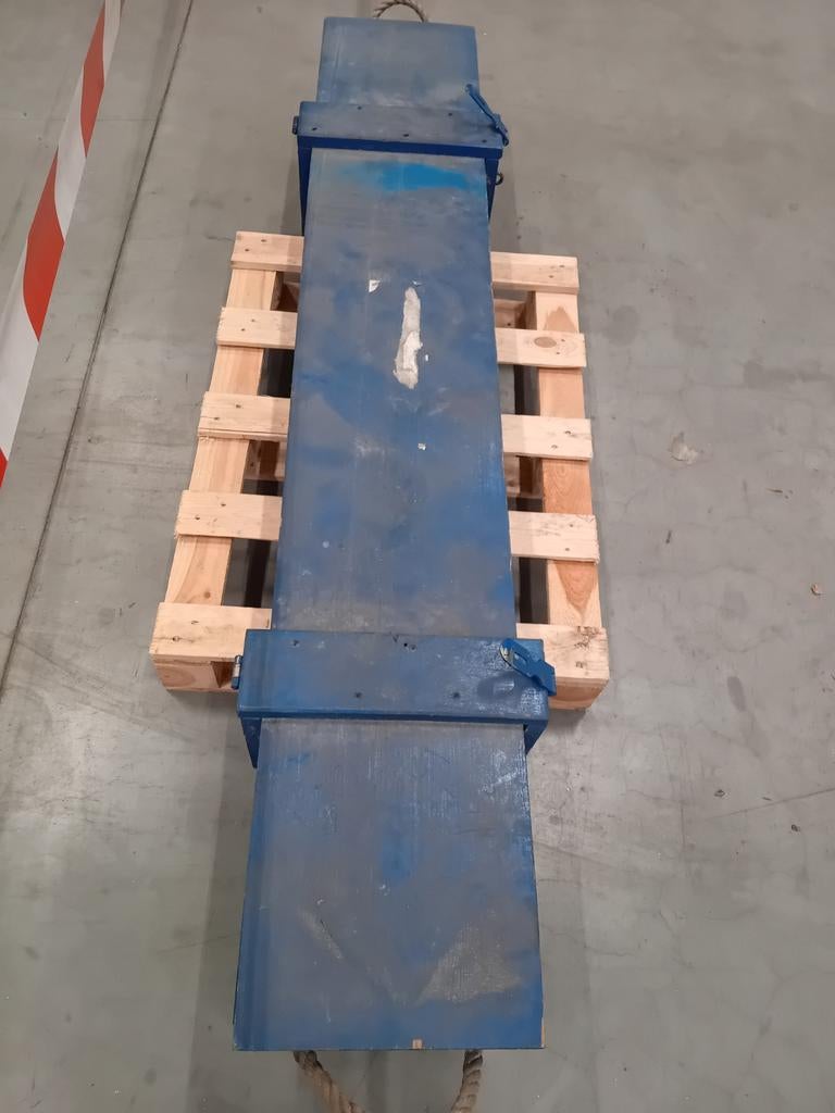 Materiaal bak, Ophalen