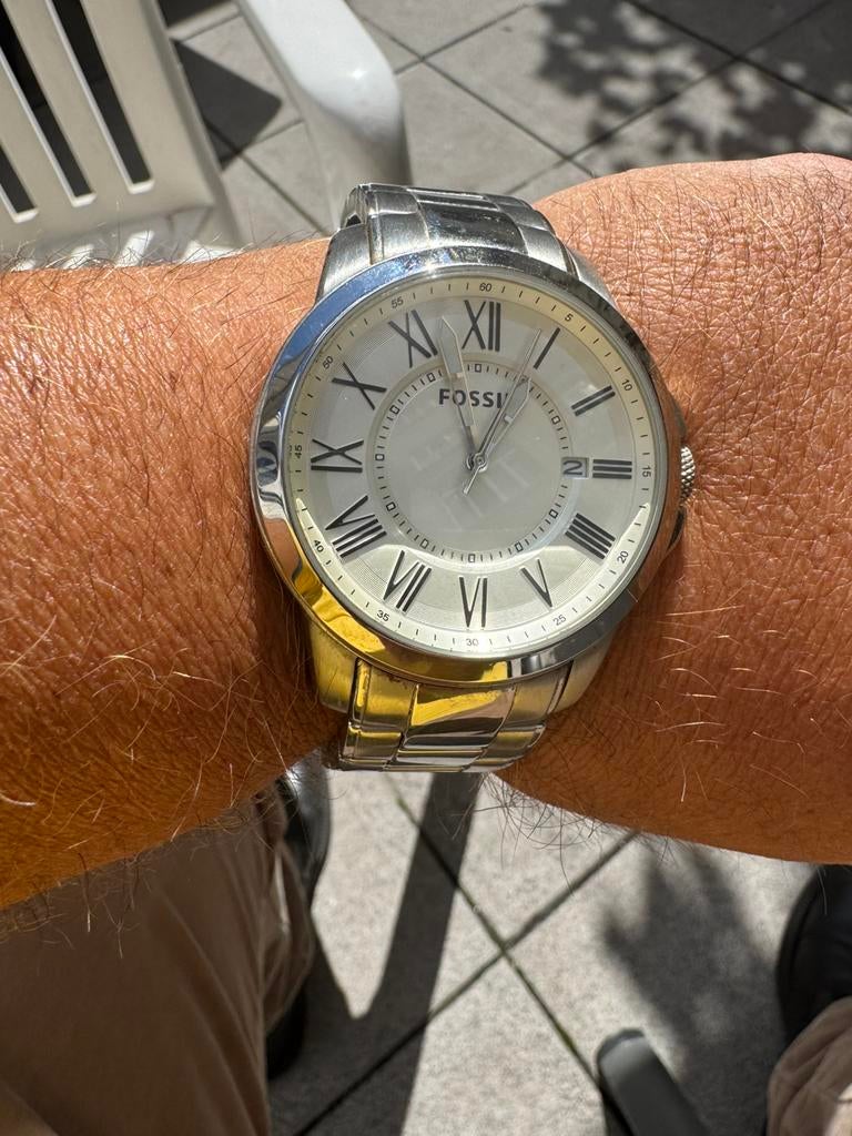 Montre homme fossil en très bonne état général, Bijoux, Sacs & Beauté, Enlèvement, Comme neuf