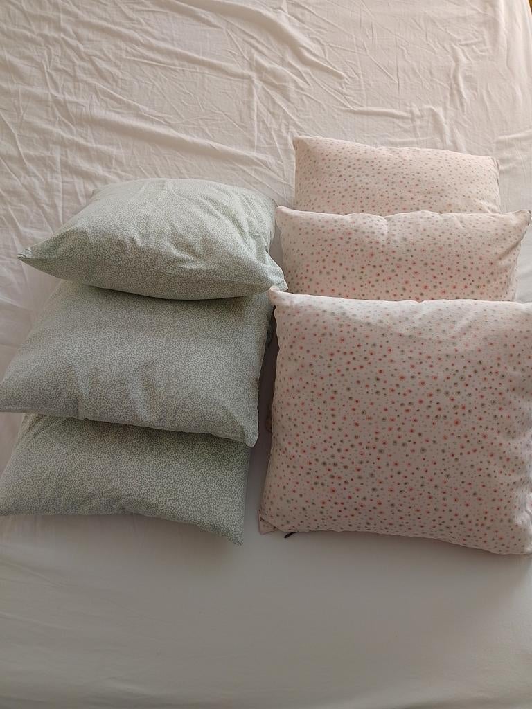 6 kussens (2 verschillende ontwerpen/kleuren) 35 x 35 cm, Ophalen of Verzenden, Zo goed als nieuw, Roze, Vierkant