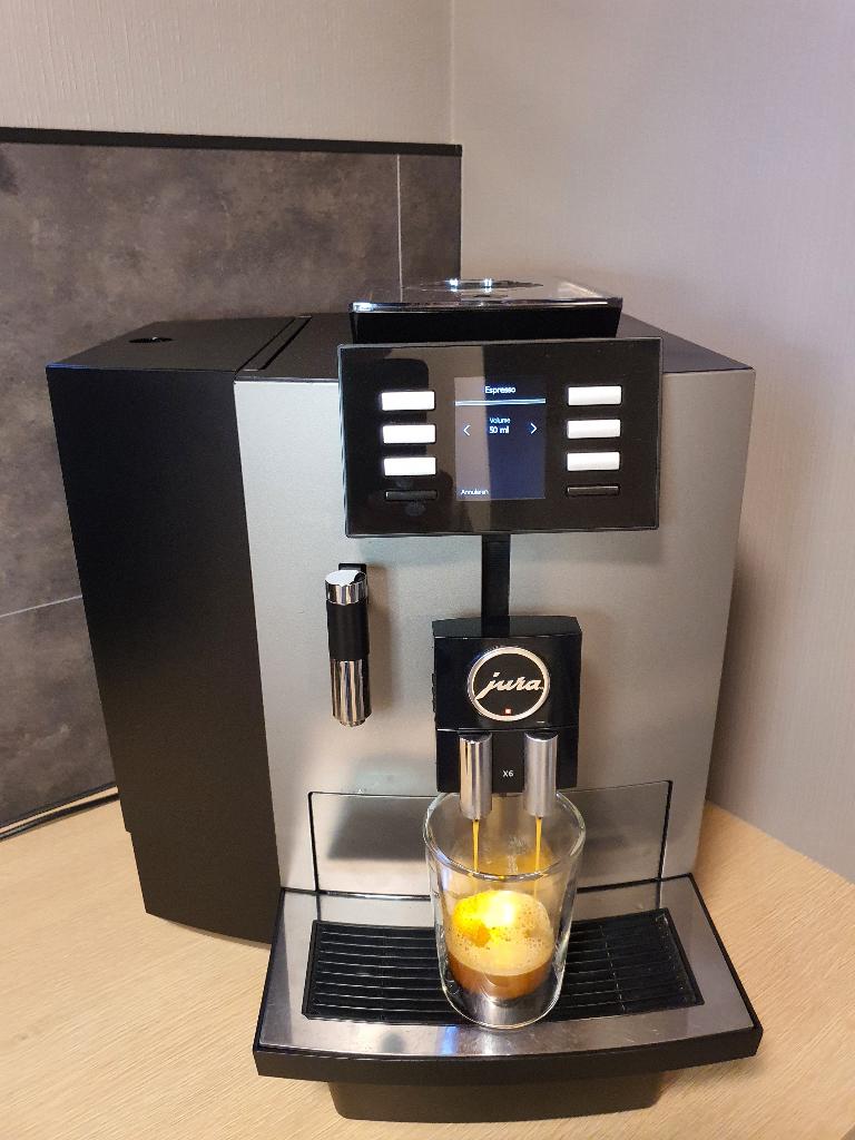 Jura X6 Dark inox vernieuwd, Elektronische apparatuur, Koffiezetapparaten, Refurbished, Koffiebonen, Koffiemachine, 10 kopjes of meer