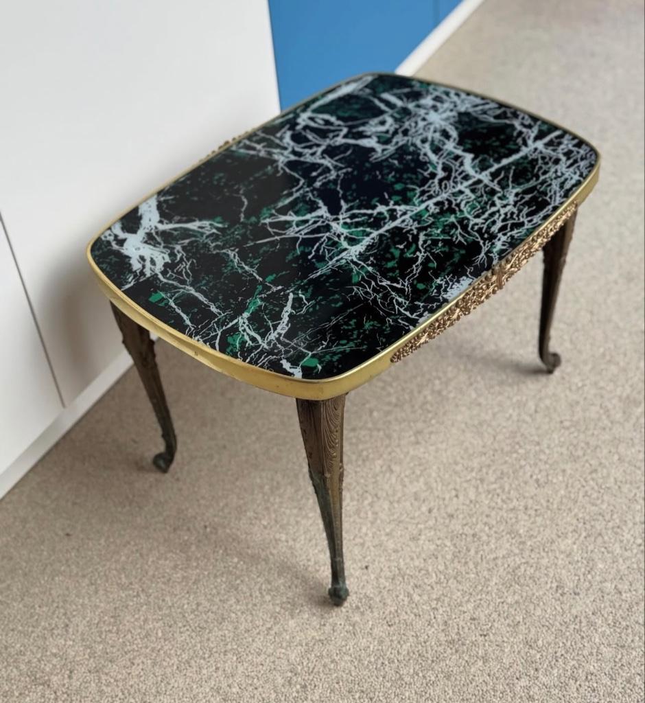 Table d'appoint, Enlèvement