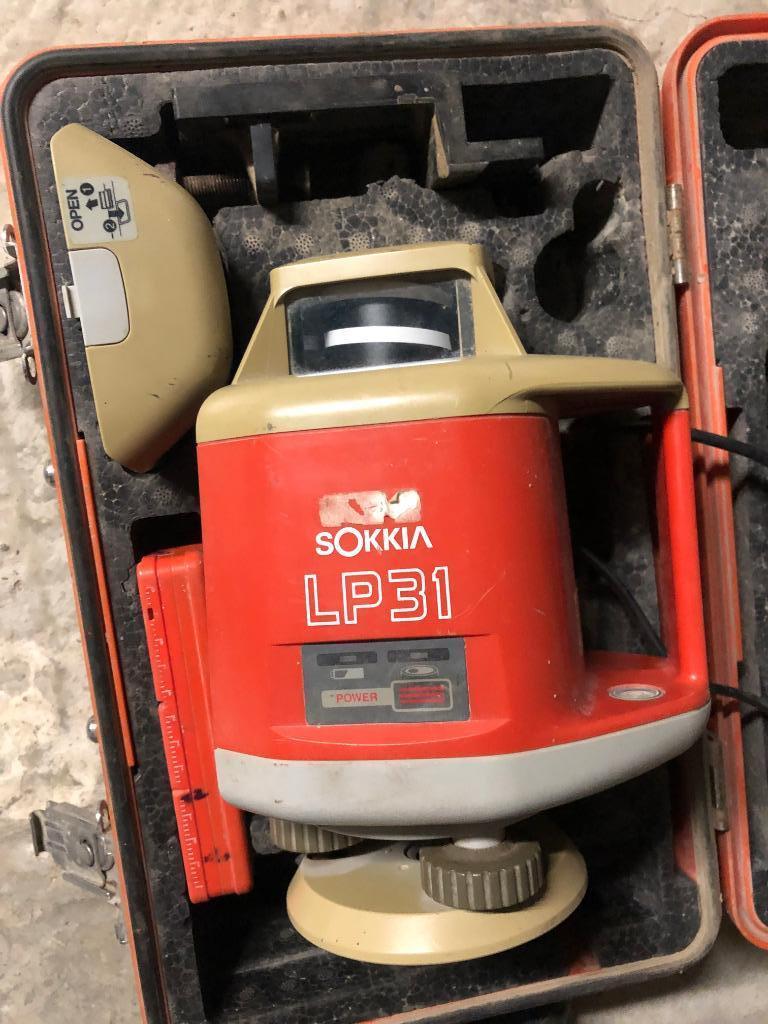 trepied mire laser sokkia, Enlèvement, Utilisé