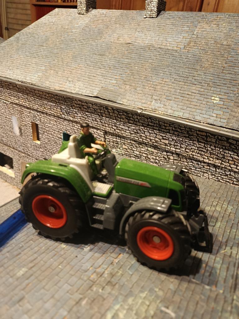 Fendt Favorit 716 Vario Siku tractor met chauffeur, Hobby en Vrije tijd, Modelauto's | 1:32, Ophalen of Verzenden, Gebruikt, Tractor of Landbouw