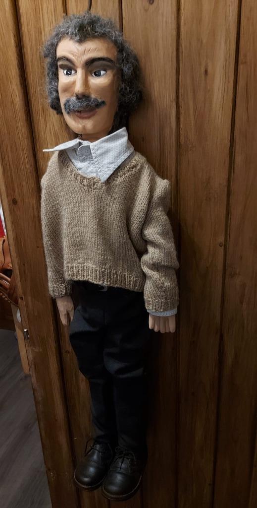 Marionnettes variées, Antiquités & Art, Enlèvement