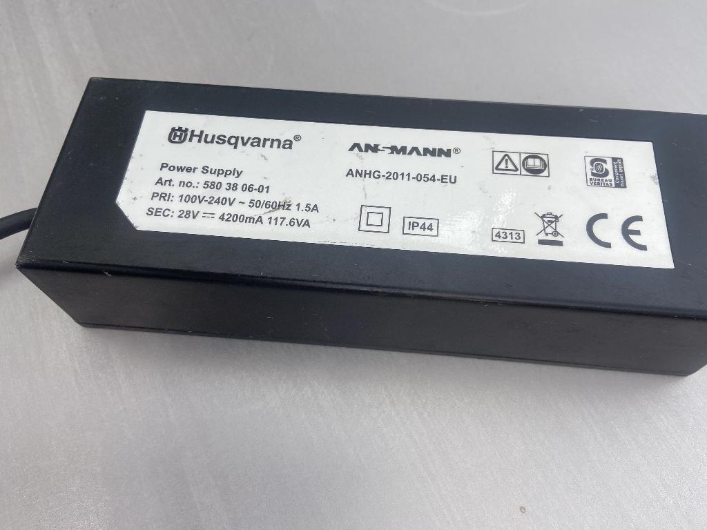 alimentation Husqvarna 330X (28V-4200 mA), Jardin & Terrasse, Enlèvement, Comme neuf, Husqvarna