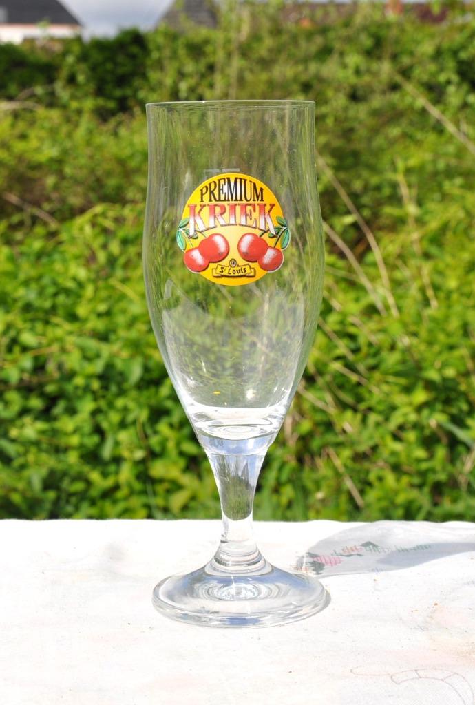 verre a biere sur pied premium krick st louis, Enlèvement ou Envoi, Comme neuf, Verre ou Verres, Autres marques