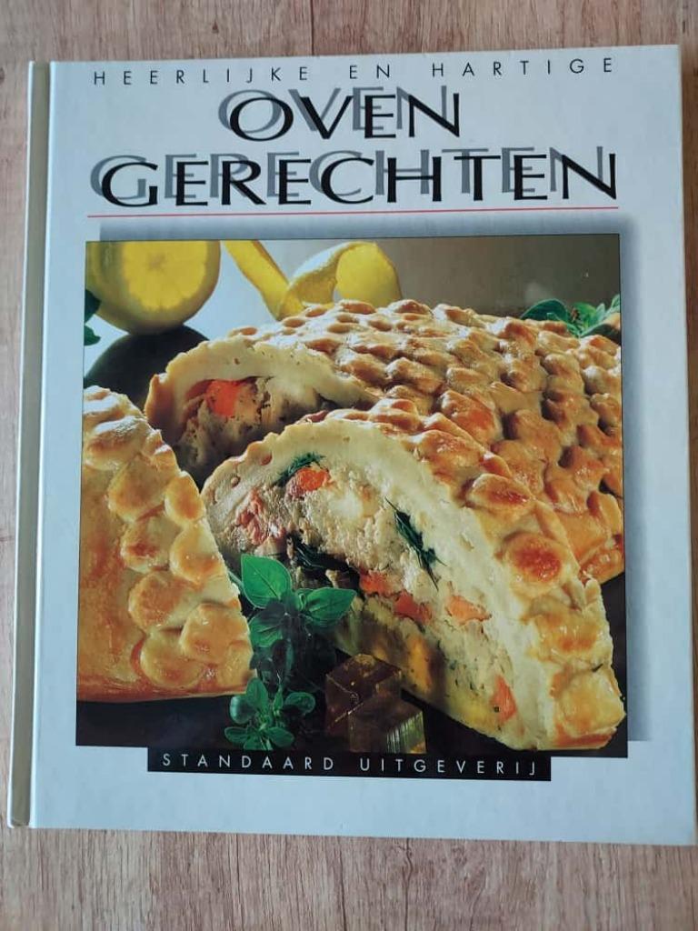 Heerlijk en hartige oven gerechten - Standaard Uitgeverij, Ophalen of Verzenden, Zo goed als nieuw, Hoofdgerechten