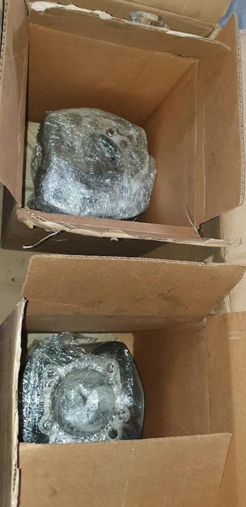 Cilinders zuigers nokkenassen road king BJ 2000