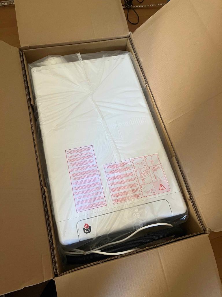 chaudière neuve gaz condensation + eau chaude, Enlèvement, Haut rendement (HR), Neuf, 800 watts ou plus