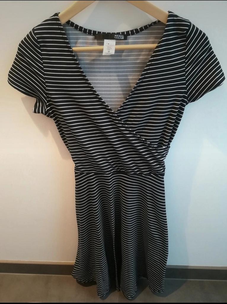 Robe noire Rebel Sugar - Taille M, Taille 38/40 (M), Enlèvement ou Envoi, Au-dessus du genou, Comme neuf