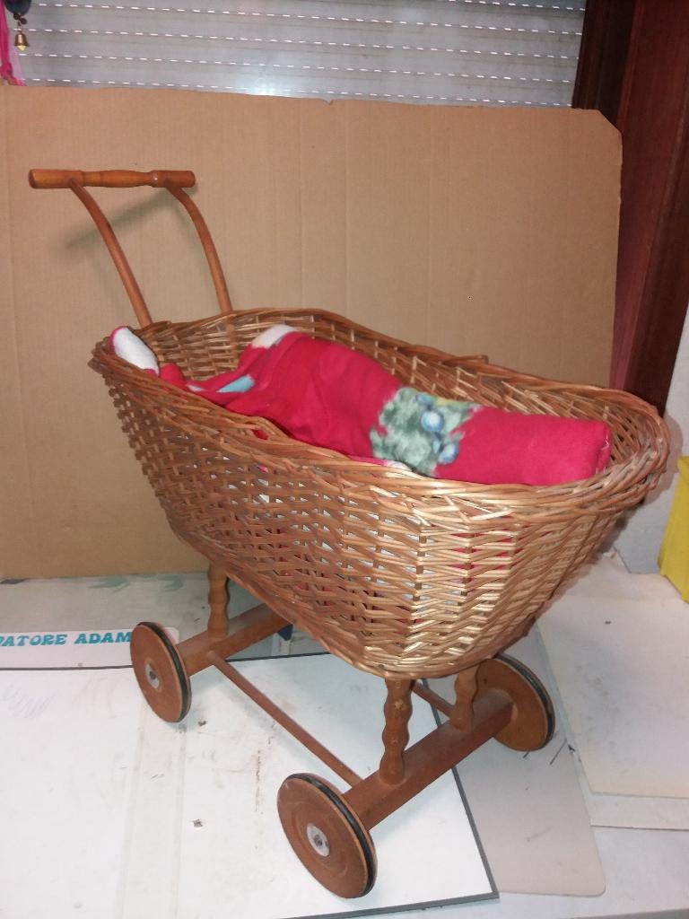 Rieten poppenwagen, Kinderen en Baby's, Speelgoed | Poppen, Ophalen, Gebruikt, Overige typen