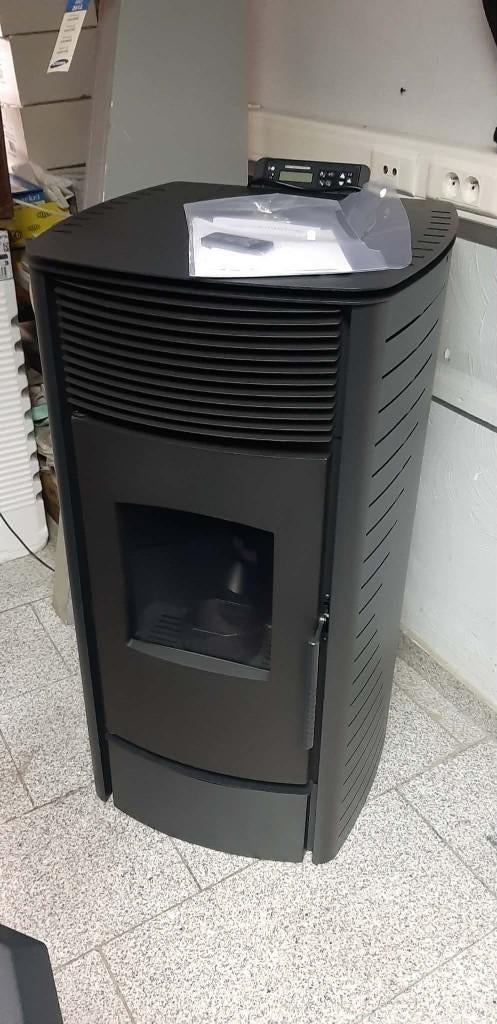 PelletStove DRG 2026 ( Emma 12KW 92% > rendement, Nieuw, Ophalen of Verzenden, Pelletkachel, Vrijstaand