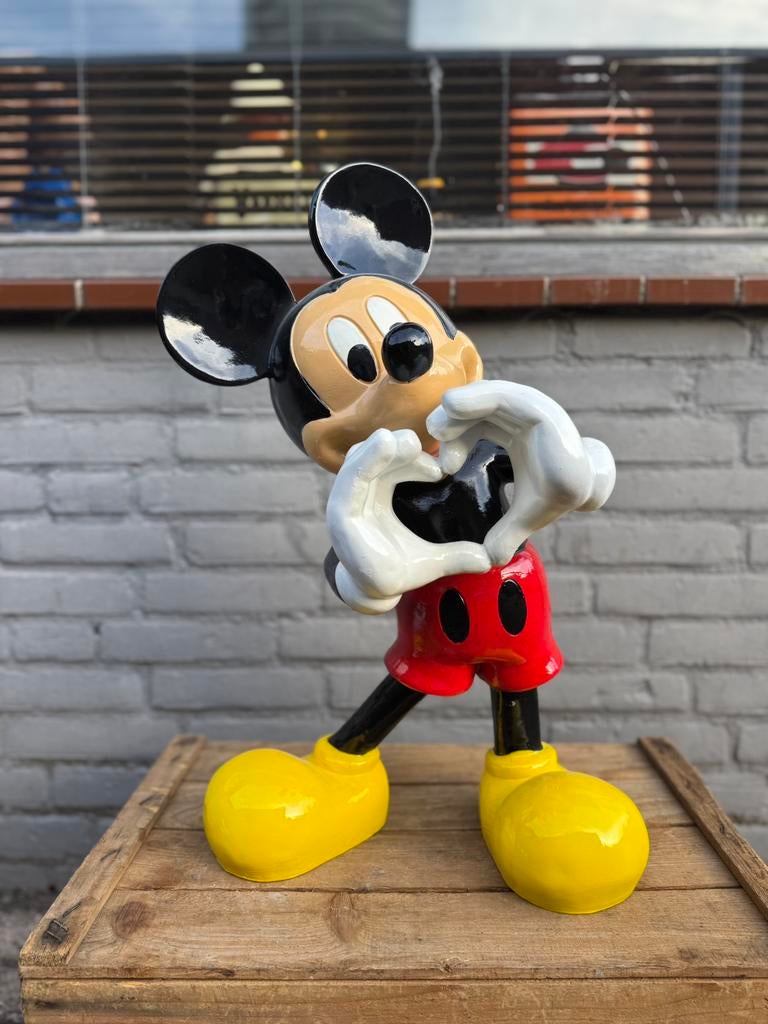 Mickey Mouse beeld met Hartje, Ophalen, Mickey Mouse, Zo goed als nieuw, Beeldje of Figuurtje