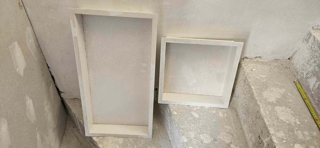 Nis voor badkamer, wasruimte, Italiaanse douche, Doe-het-zelf en Bouw, 40 tot 60 cm, Wandtegels, Ophalen of Verzenden, Zo goed als nieuw