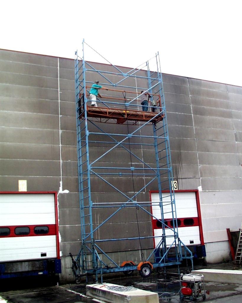 à vendre échaffaudage électrique sur remorque, Bricolage & Construction, Enlèvement, Utilisé, Échafaudage fixe ou roulant