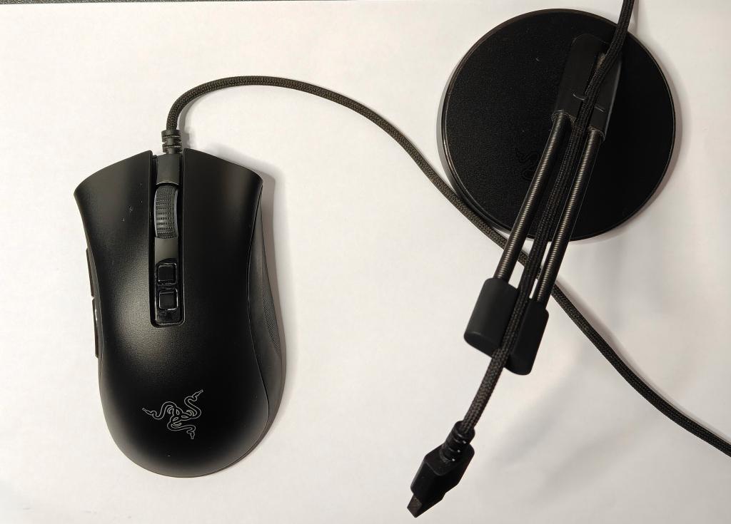 Razer DeathAdder V2-muis + Razer-kabelhouder, Computers en Software, Rechtshandig, Muis, Gebruikt, Ophalen of Verzenden