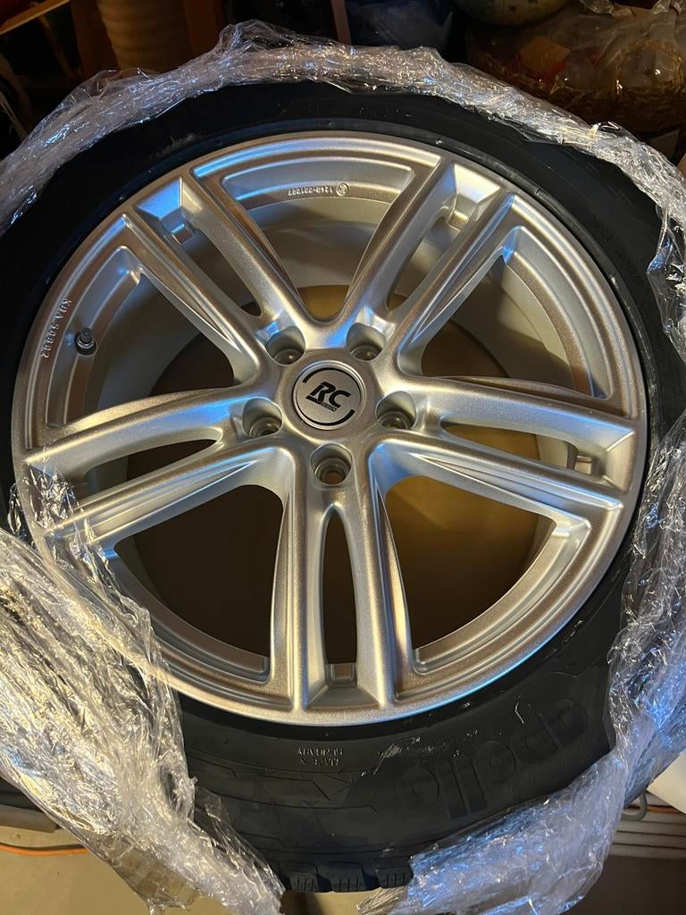 Nieuwe Autobanden Apollo winter 235/55 R17, Autos : Pièces & Accessoires, Pneus & Jantes, Enlèvement