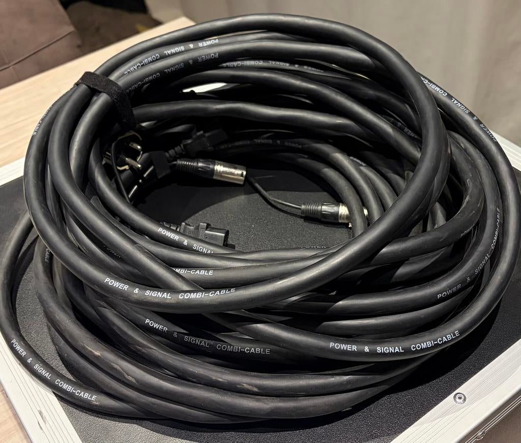 Haut-parleurs multicâbles, Enlèvement, Comme neuf