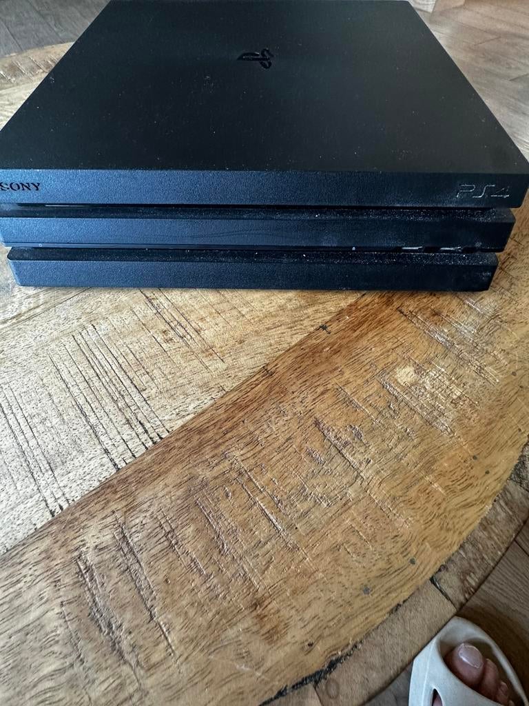 PS4 PRO, Games en Spelcomputers, Spelcomputers | Sony PlayStation 4, Gebruikt, Ophalen of Verzenden, Zonder controller, 1 TB