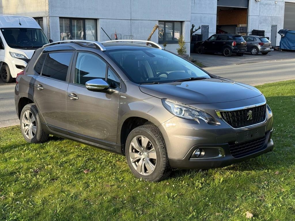 Peugeot 2008 Style (2017), Autos, Argent ou Gris, Achat, Boîte manuelle, Noir