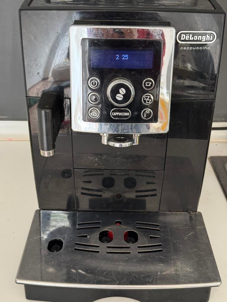 Delonghi cappuccino, Elektronische apparatuur, Koffiezetapparaten, Ophalen, Koffiebonen, Zo goed als nieuw, Combi