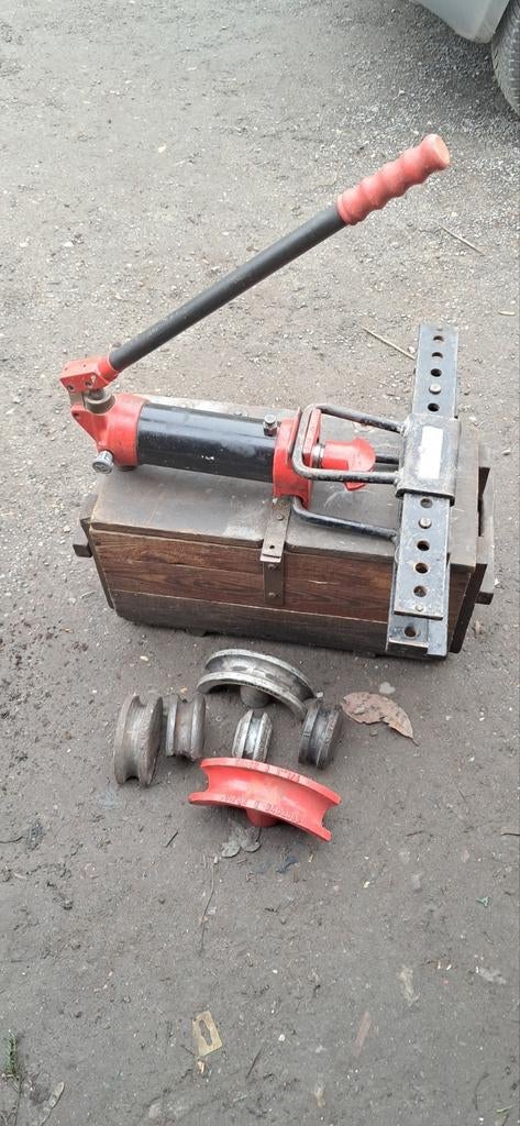 Cintreuse VIRAX, Bricolage & Construction, Utilisé