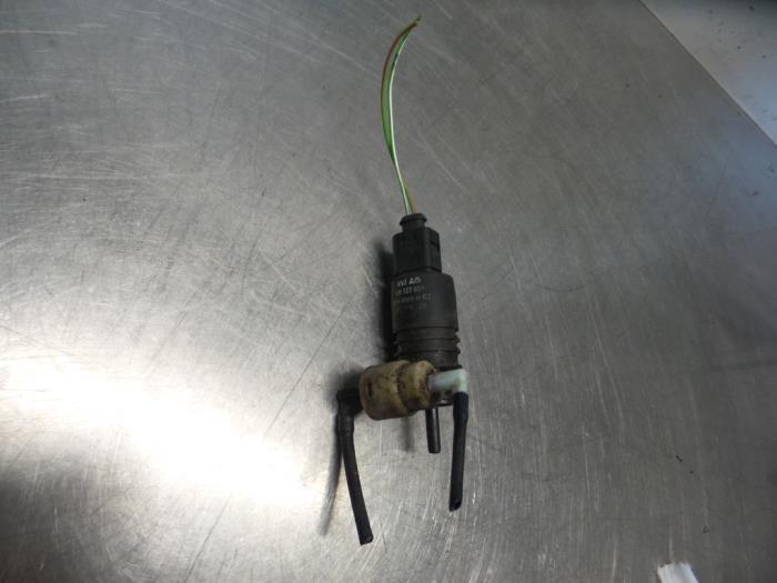 Ruitensproeierpomp voor van een Volkswagen Polo (Polo 01-), Gebruikt, -, Volkswagen, -