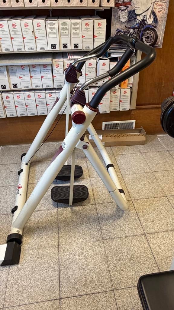 Allerlei fitness materiaal en toestellen voor de beginner., Enlèvement, Utilisé, Autres matériaux, Vélo elliptique