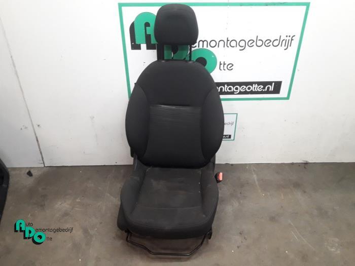 Siège droit d'un Peugeot 208 (208 12-), -, 3 mois de garantie, Utilisé, -